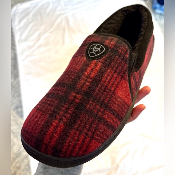 ARIAT New in Gift Tin Plaid Felt Men’s Fleece Slippers - Picture 5 of 14